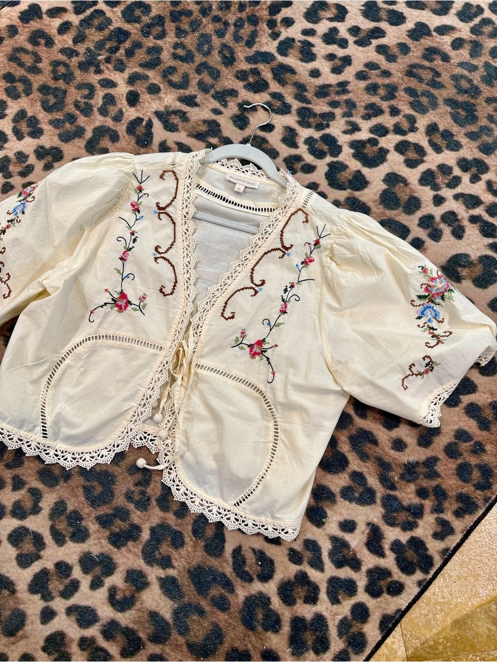 Embroidered Cream Boho Cropped Blouse - Picture 5 of 7